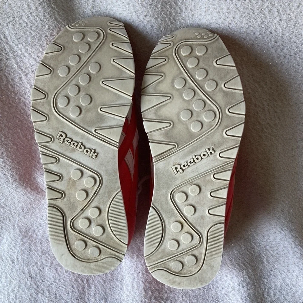 Reebok Classic Coral/white sneakers Size 7